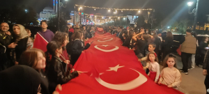 ÇARŞAMBA’DA CUMHURİYET COŞKUSU: FENER ALAYI VE DEV TÜRK BAYRAĞIYLA YÜRÜYÜŞ 2 BAYRK