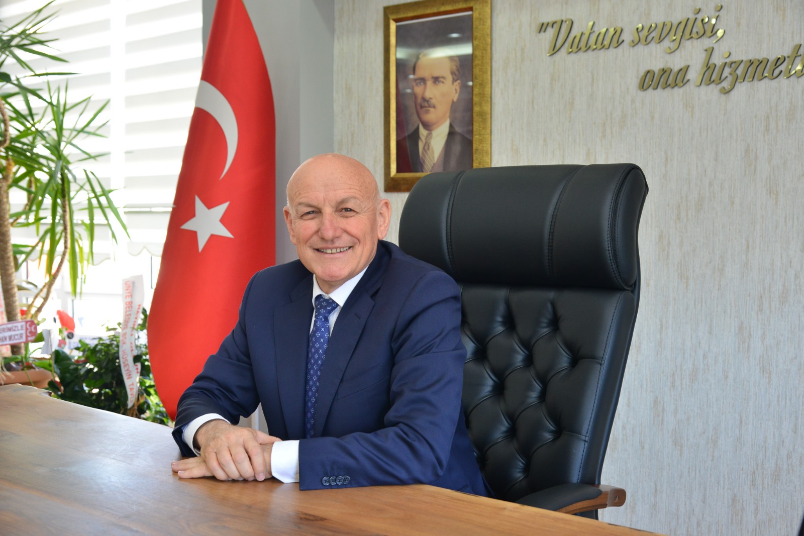BAŞKAN ŞENOL KUL'DAN 29 EKİM CUMHURİYET BAYRAMI KUTLAMA MESAJI: 1 Terme Belediye Baskani Senol Kul