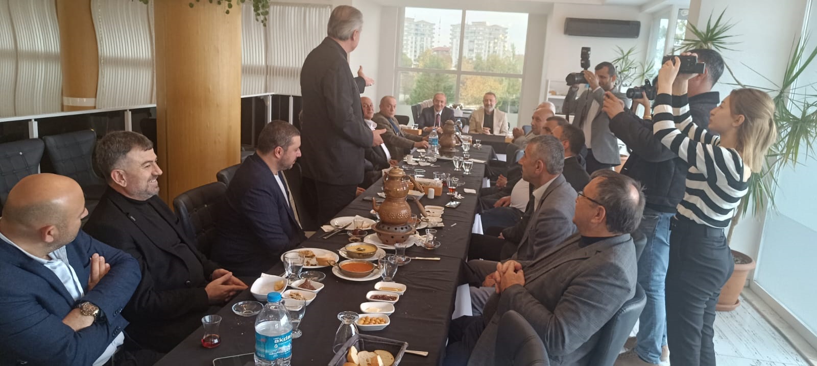 BAŞKANLAR GELENEKSEL KAHVALTIDA BULUŞTU 1 lokanta