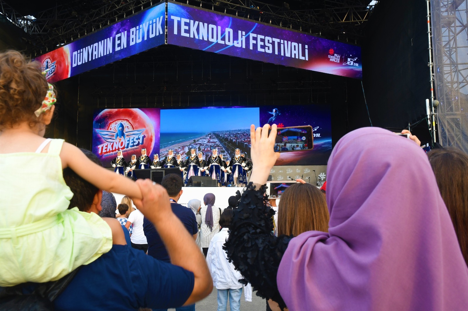 KARADENİZ'İN RENKLERİ 'MEST ETTİ' 6 KARADENİZ’İN RENKLERİ ‘MEST ETTİ’