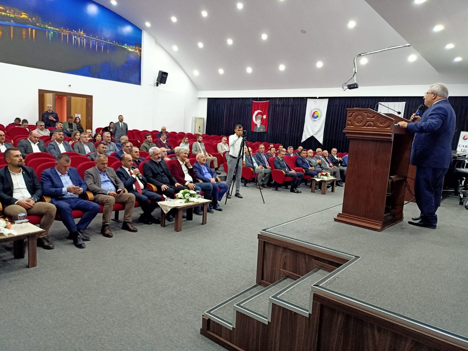 341b6a95-2739-427e-a8c8-8677c0893ab8