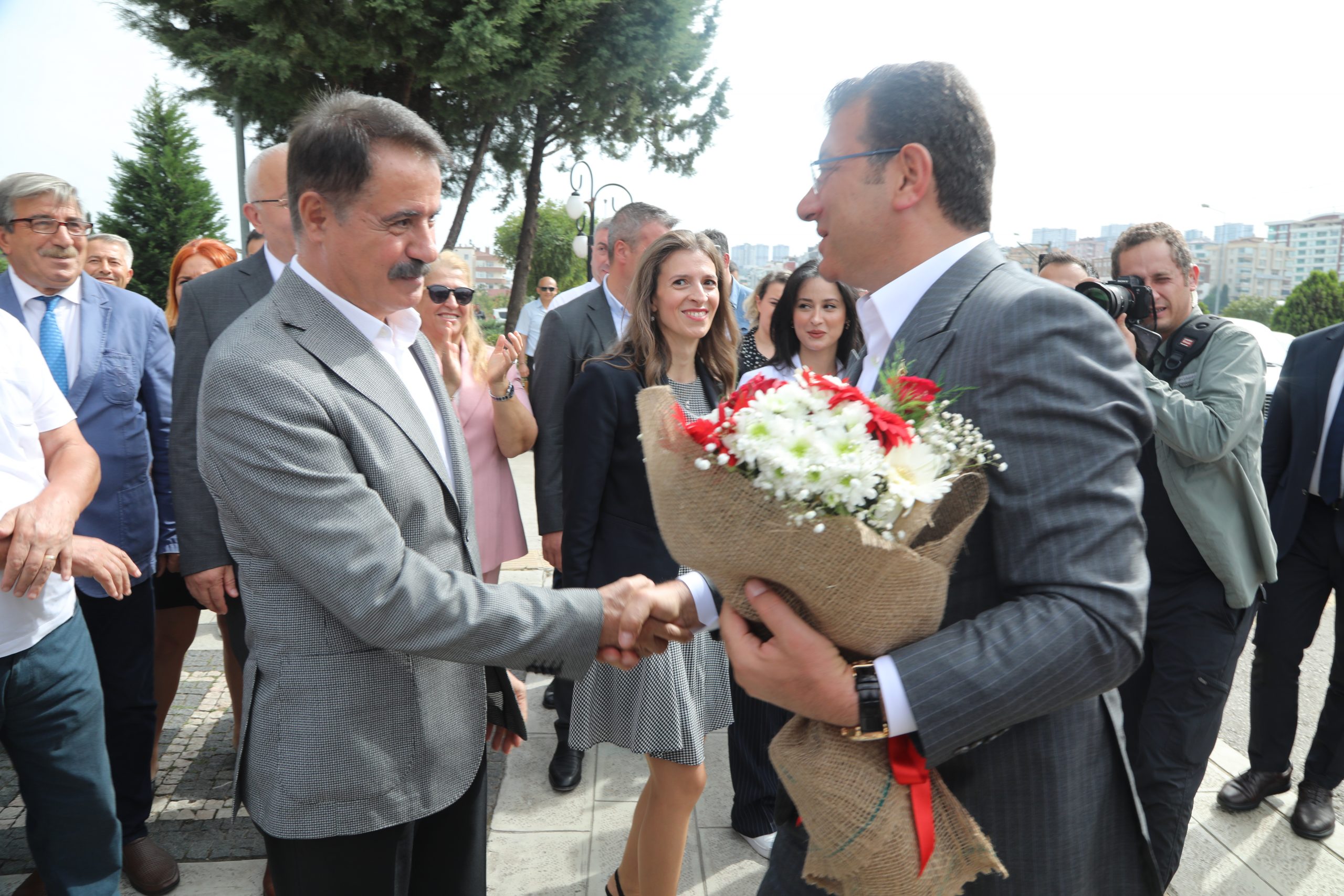 ATAKUM BELEDİYESİ VE İSTANBUL BÜYÜKŞEHİR BELEDİYESİ'NDEN ÖRNEK DAYANIŞMA (1)