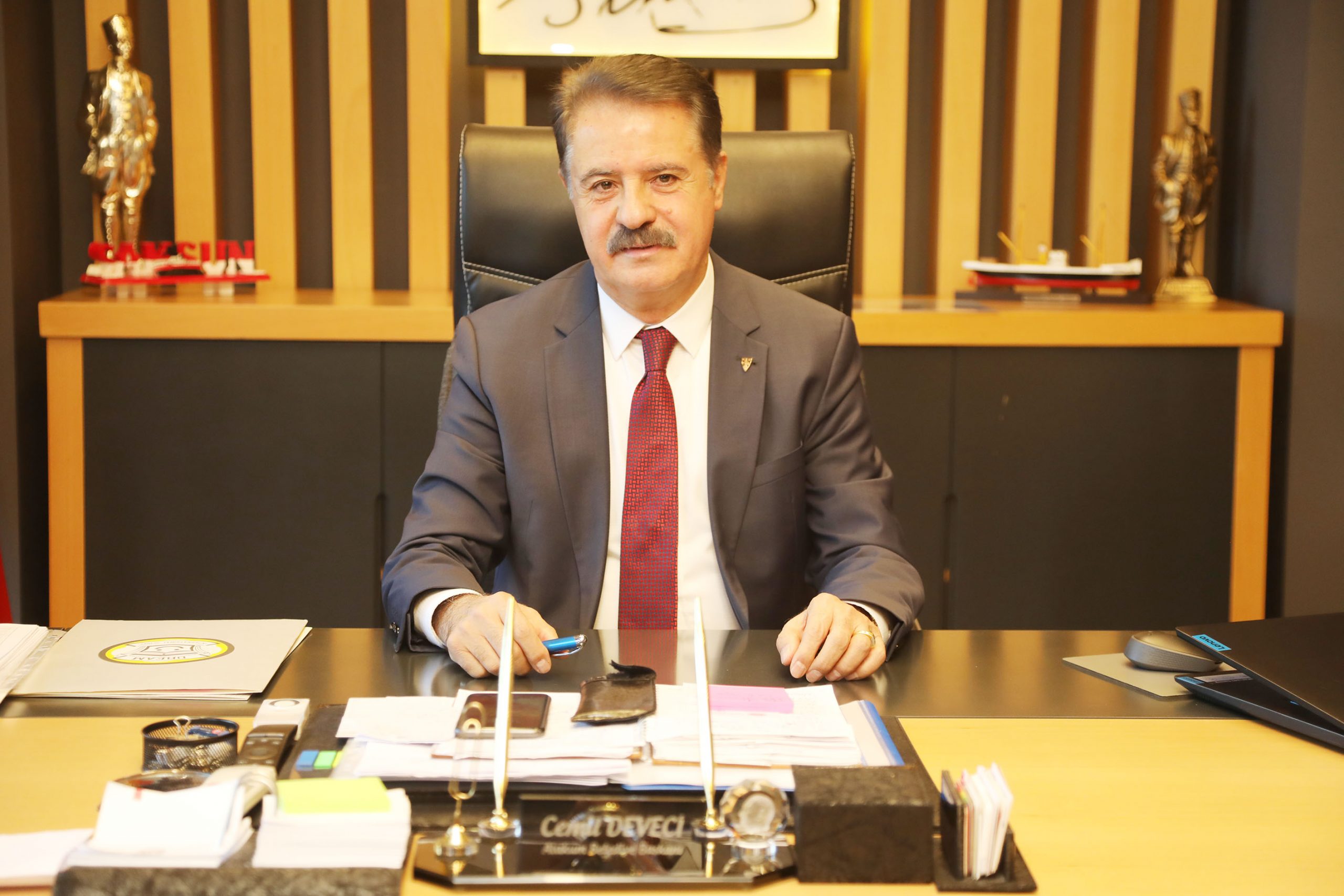 Atakum Belediye Başkanı Av. Cemil Deveci'nin 10 Kasım Atatürk'ü Anma Günü mesajı (2)