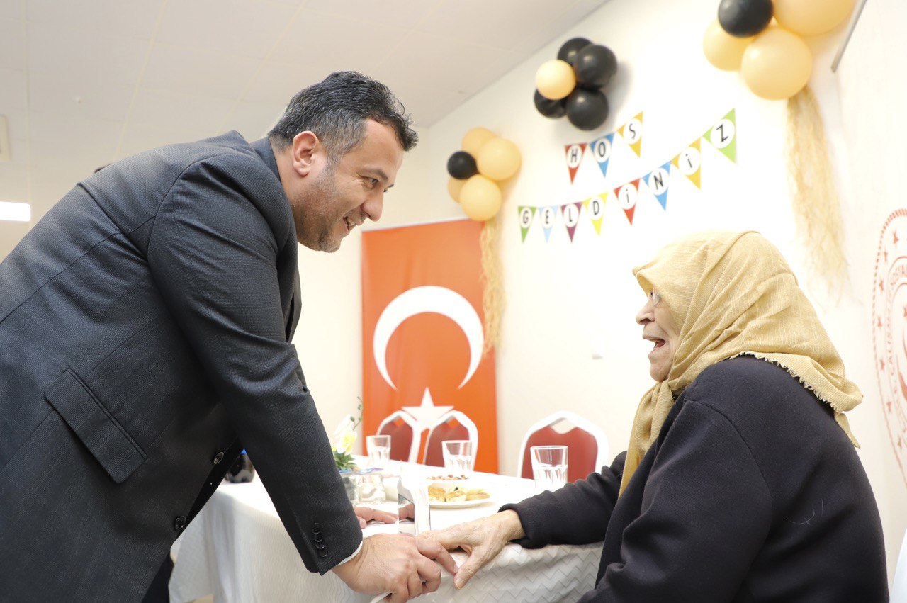 HUZUREVİ SAKİNLERİNE ‘HOŞ GELDİNİZ’ ETKİNLİĞİ 7 HUZUREVİ SAKİNLERİNE ‘HOŞ GELDİNİZ’ ETKİNLİĞİ