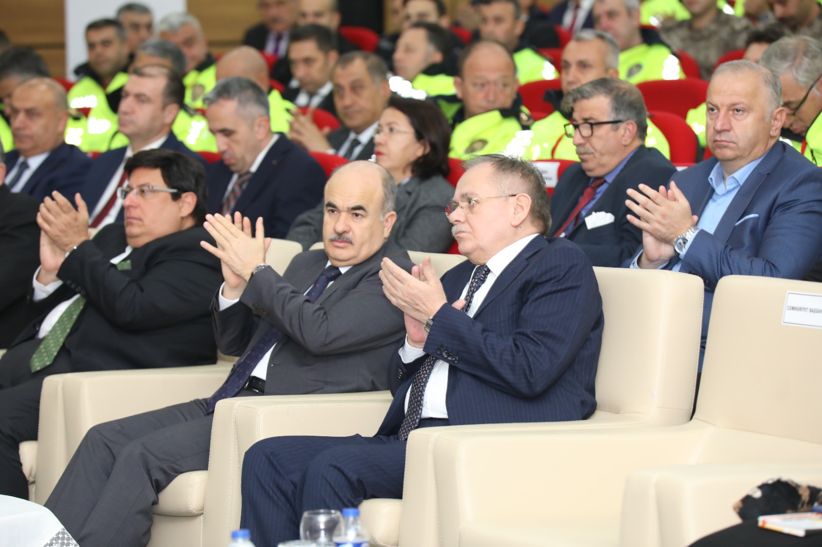 'OTOBÜS FİLOMUZU ELEKTRİKLİ OTOBÜSLERE DÖNDÜRECEĞİZ' 3 ‘OTOBÜS FİLOMUZU ELEKTRİKLİ OTOBÜSLERE DÖNDÜRECEĞİZ’