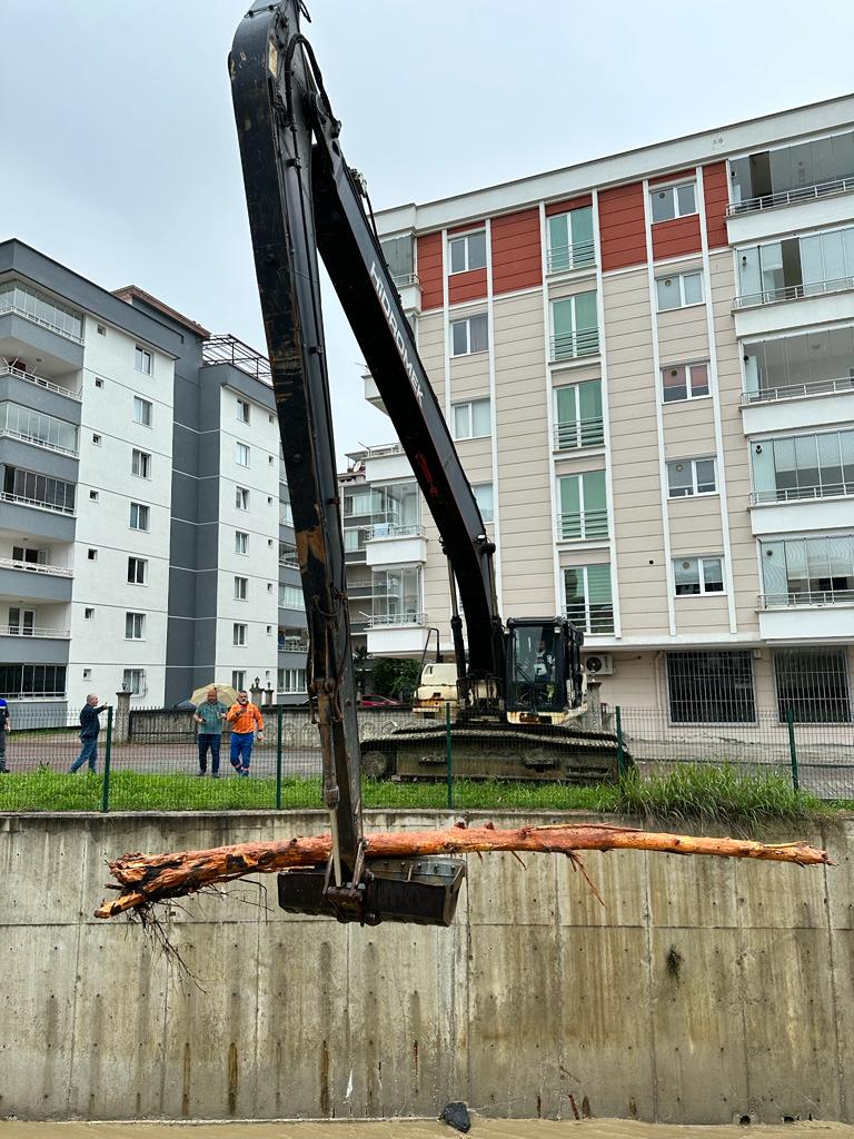 BASKAN DEVECI KOMSULARIMIZIN YANINDAYIZ 3