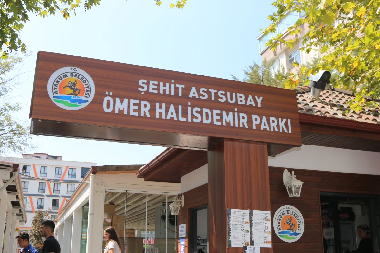 SEHIT OMER HALISDEMIR PARKIYLA HUZUR MOLASI 8