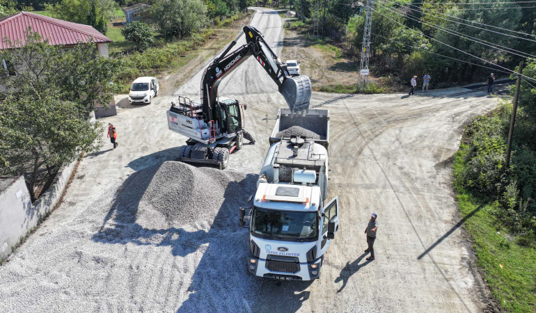 TERME'YE 10 MİLYONLUK İŞ MAKİNESİ YATIRIMI 9 TERME’YE 10 MİLYONLUK İŞ MAKİNESİ YATIRIMI
